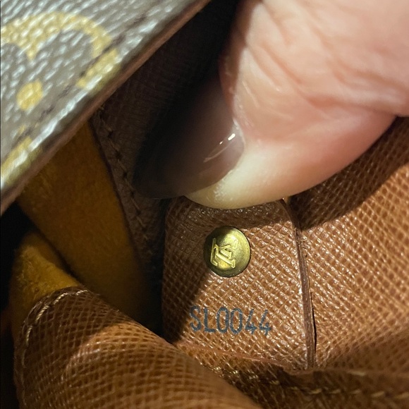 Louis Vuitton Dark Brown Monogram Messenger Bag - Picture 16 of 16